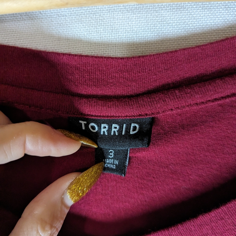 Torrid Heritage Slub V Neck Striped Maroon Football 3/4 Sleeves Tee - Picture 5 of 11